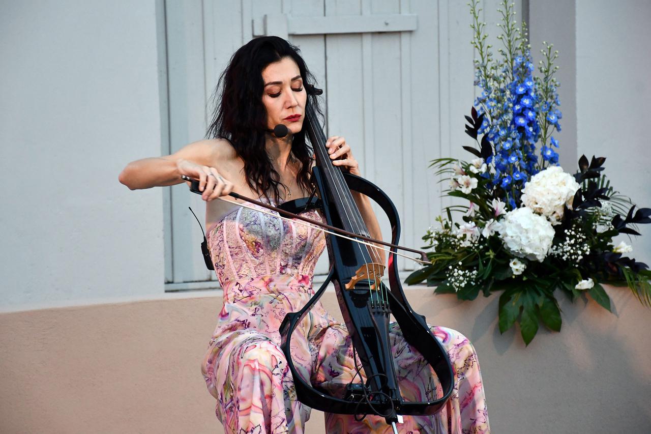 Beograd: Aleksandar Stanković  predstavio je svoju novu knjigu "F 32" u Knjižari Delfi SKC