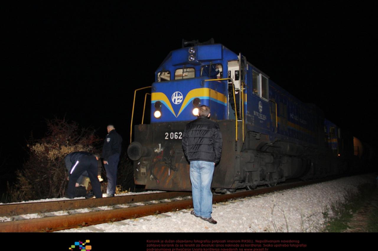 '10.11.2012., Kastel Gomilica - Djevojcica smrtno stradala u naletu teretnog vlaka. Photo: Ivana Ivanovic/PIXSELL'