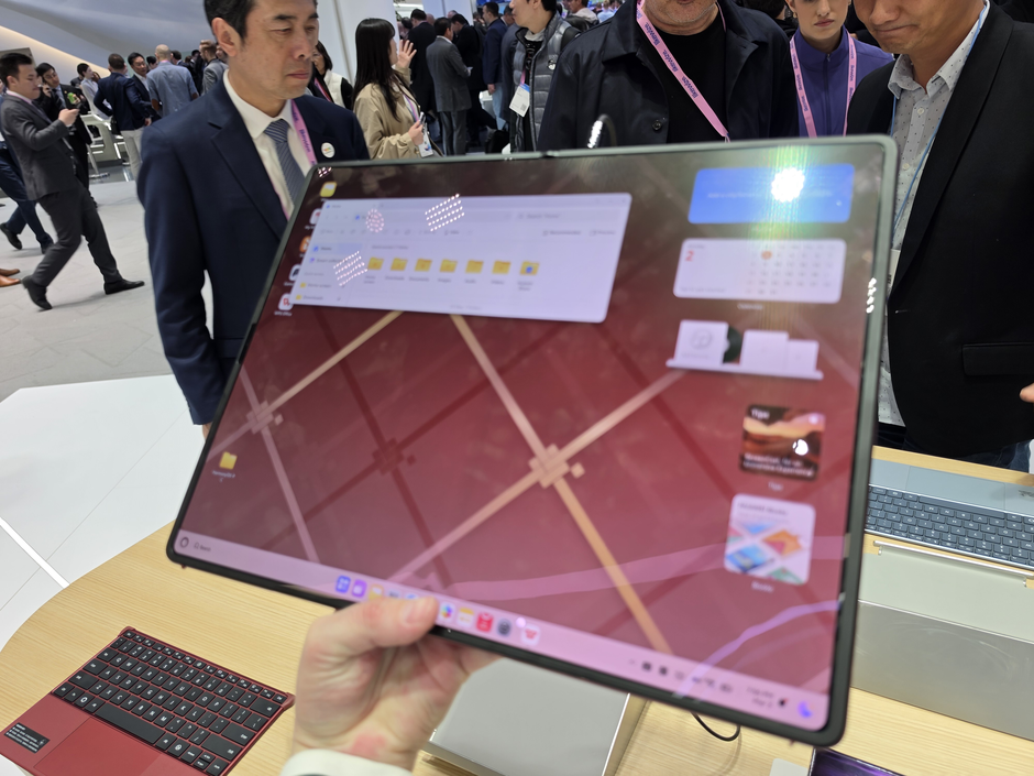 MateBook Fold