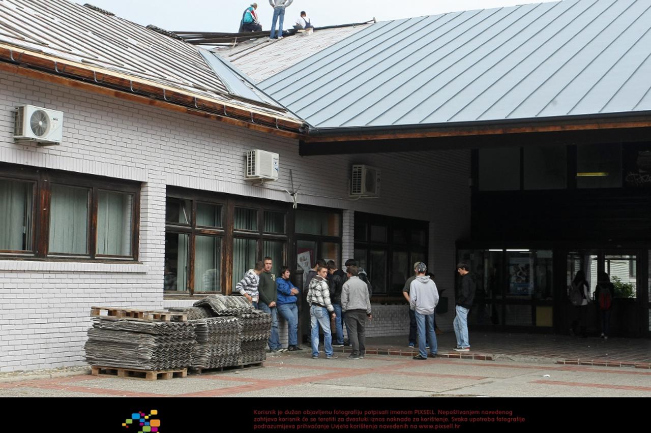 škola, krov, azbestne ploče