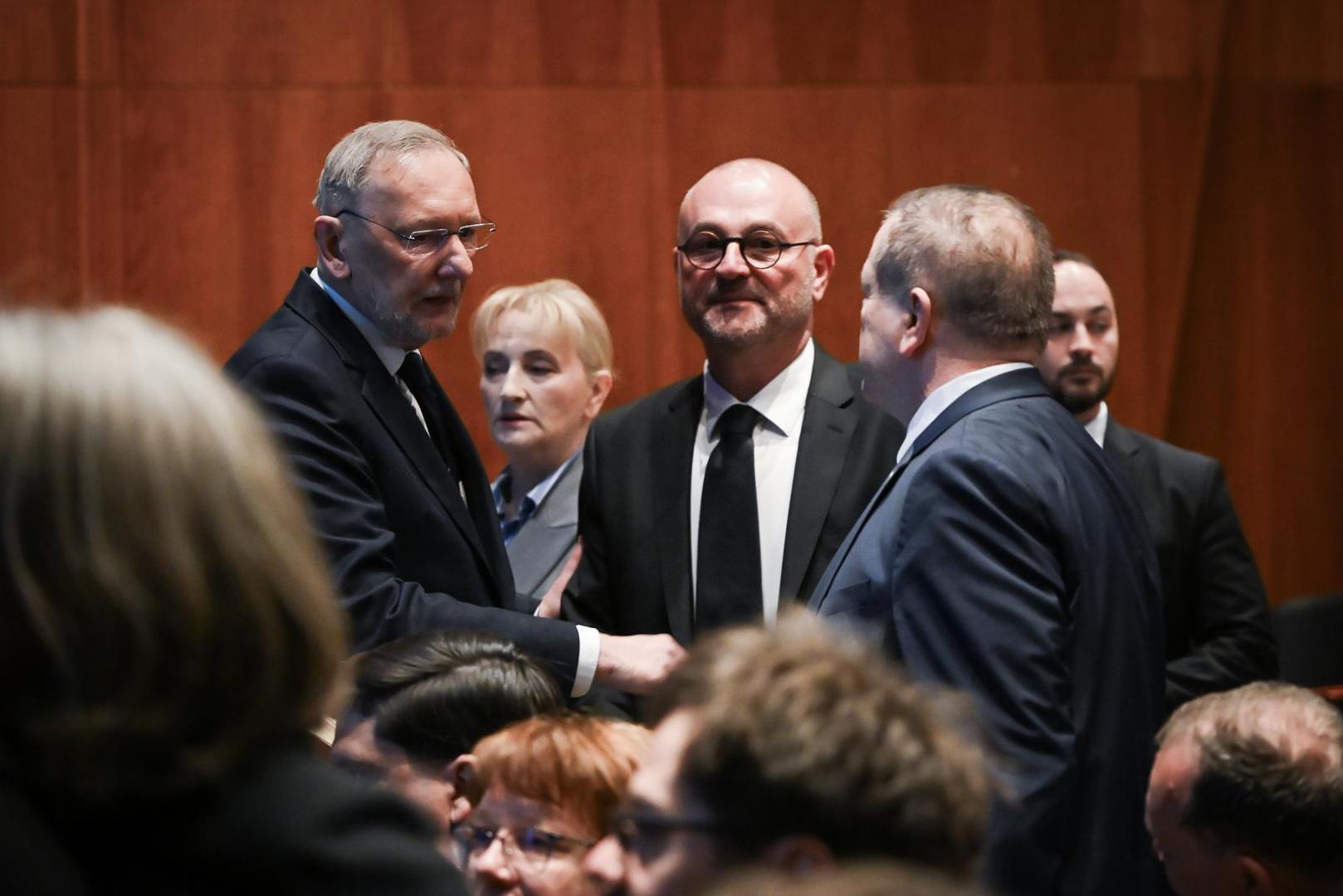 Autor je brojnih znanstvenih radova i prepoznat komentator međunarodnih odnosa.