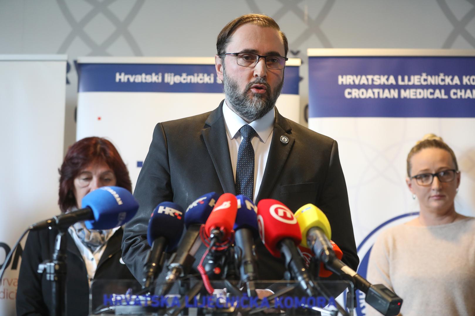 13.02.2023., Zagreb - Hrvatski llijecnicki sindikat, Hrvatska llijecnicka komora, Hrvatska udruga bolnickih lijecnika, Koordinacija hrvatske obiteljske medicine i Inicijativa mladih lijecnika organizirali su konferenciju za medije zbog opceg nezadovoljstva lijecnika stanjem u hrvatskom zdravstvu. predsjednik Hrvatske lijecnicke komore Kresimir Luetic Photo: Robert Anic/PIXSELL