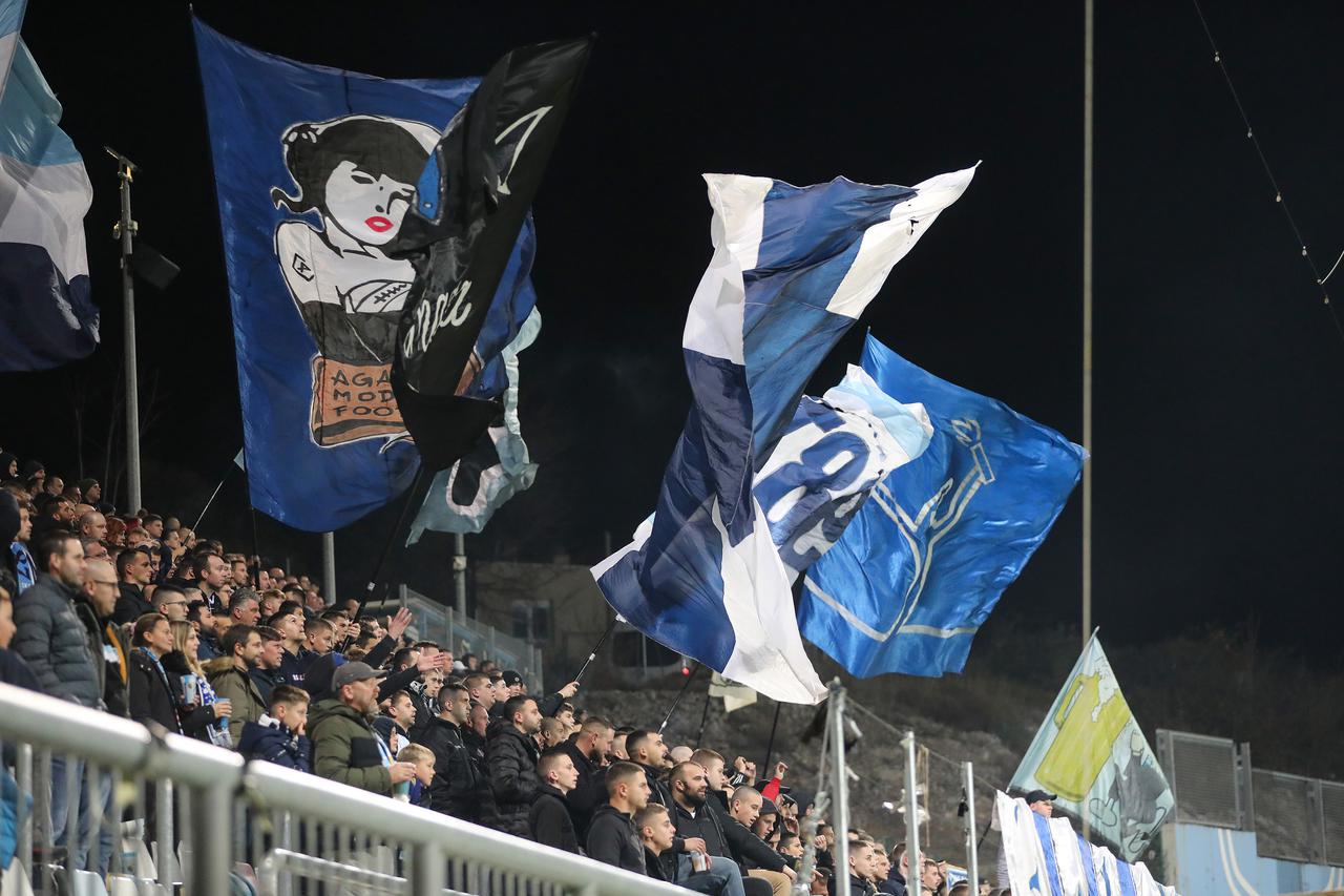 Atmosfera na tribinama tijekom utakmice 5. kola Konferencijske lige između Rijeke i Celja