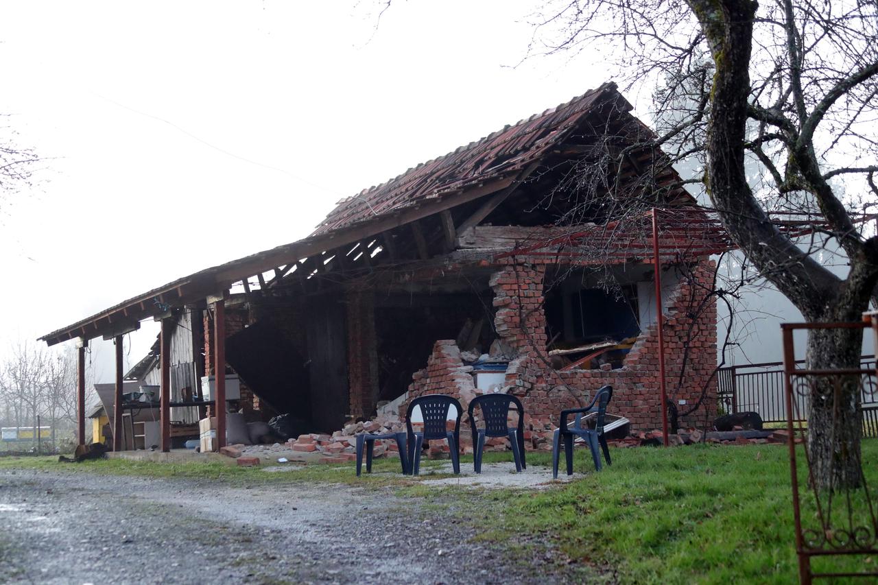 Posljedice potresa u selu Majska Poljana