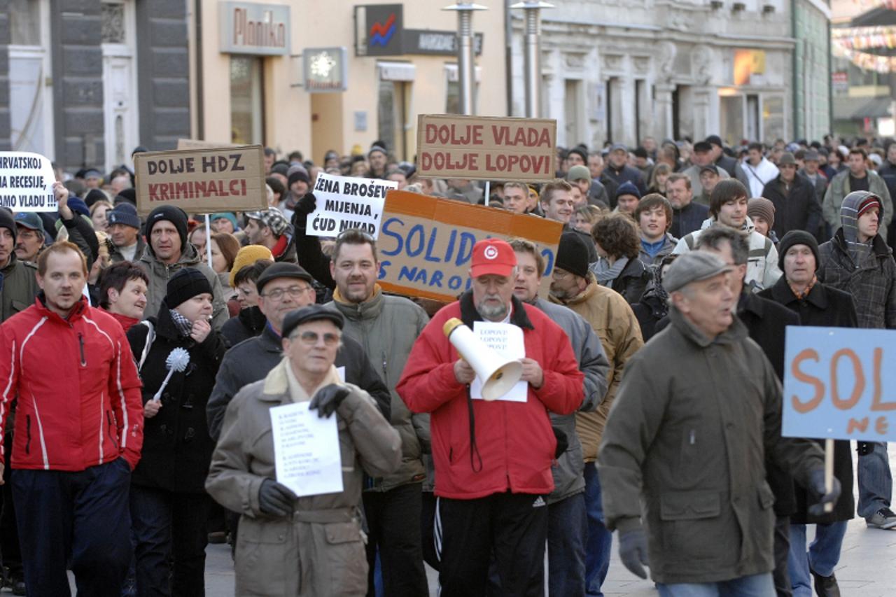 '05.03.2011., Cakovec - Prosvjedima protiv vlade pridruzio se i grad Cakovec. Dragutin Lesar i kcer Maja vodili su prosvjed. Photo: Vjeran Zganec-Rogulja/PIXSELL'