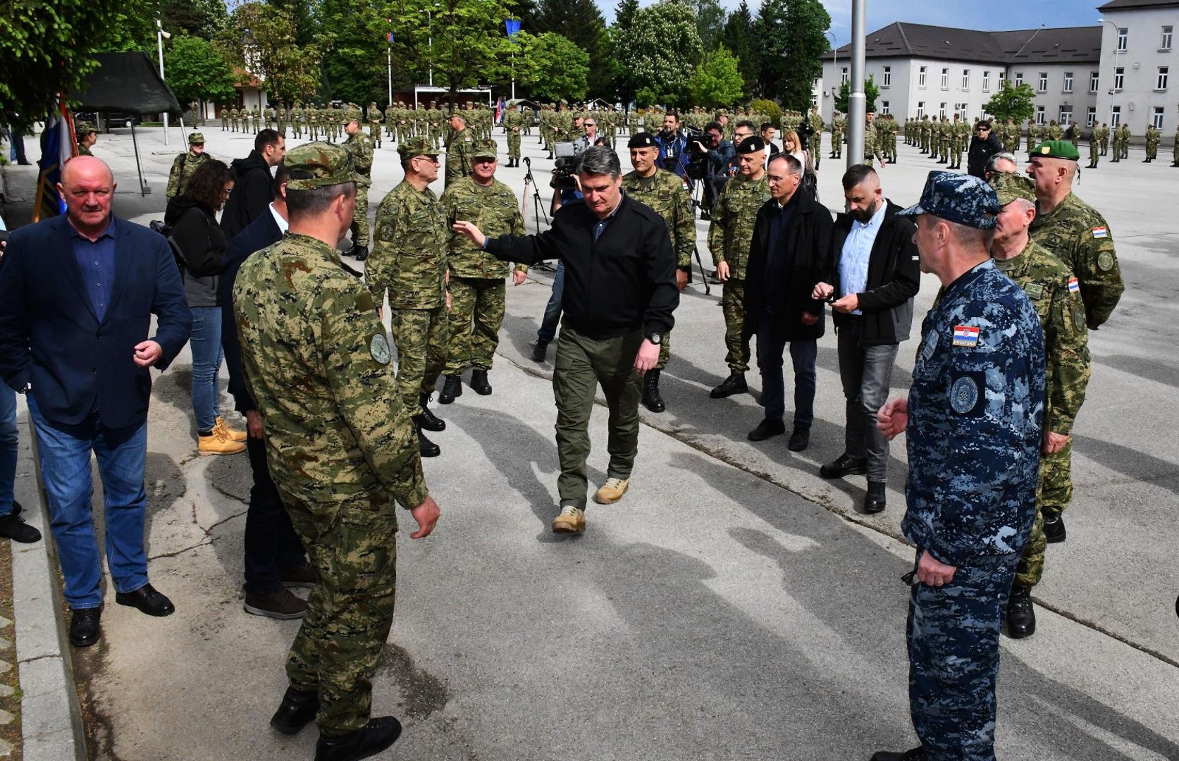14.05.2021., Pozega - Svecanost polaganja prisege 30. narastaja rocnih vojnika na dragovoljnom vojnom osposobljavanju u vojarni "12. Brigade HV". Predsjednik Republike Hrvatske i vrhovni zapovjednik Oruzanih snaga Republike Hrvatske Zoran Milanovic, nacelnik Glavnog stozera OS RH Robert Hranj. Photo: Ivica Galovic/PIXSELL
