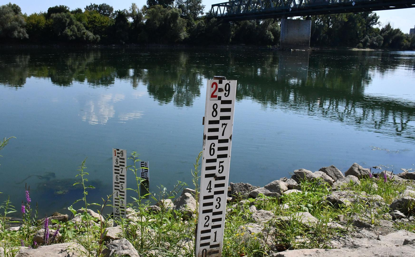 To znači da Savu od obaranja rekorda dijele još samo 32 centimetra, budući da je najniži ikad zabilježeni vodostaj na ovom mjernom mjestu iznosio -66 centimetara, a izmjeren je 31. kolovoza 2003. godine.