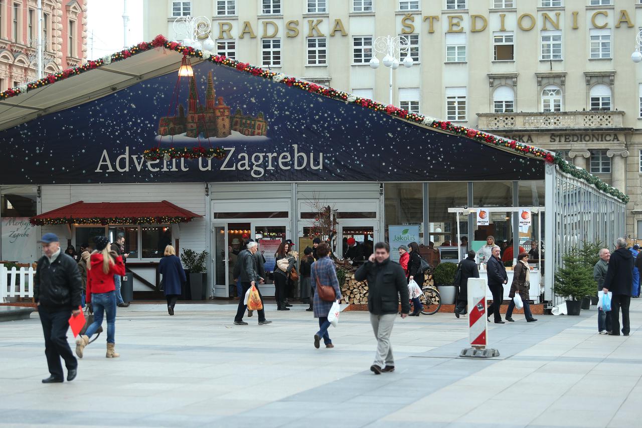 25.11.2013., Zagreb - Raznovrsna ponuda proizvoda na ovogodisnjem Bozicnom sajmu u Bogovicevoj, Gajevoj, u velikom satoru na glavnom gradskom trgu i u Tomicevoj ulici. Photo: Sanjin Strukic/PIXSELL