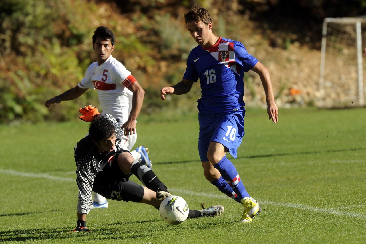 19.10.2012., Imotski - Nogometna utakmica kvalifikacije za EP U-17, Hrvatska - Turska. Robert Muric. Photo: Tino Juric/PIXSELL