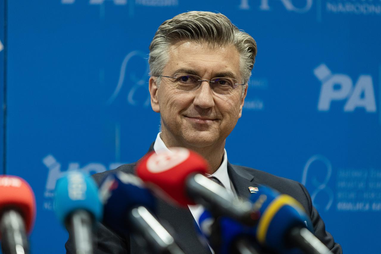 Mostar: Konferencija za medije nakon zajedničke Sjednice predsjedništva HDZ-a BiH i Hrvatske
