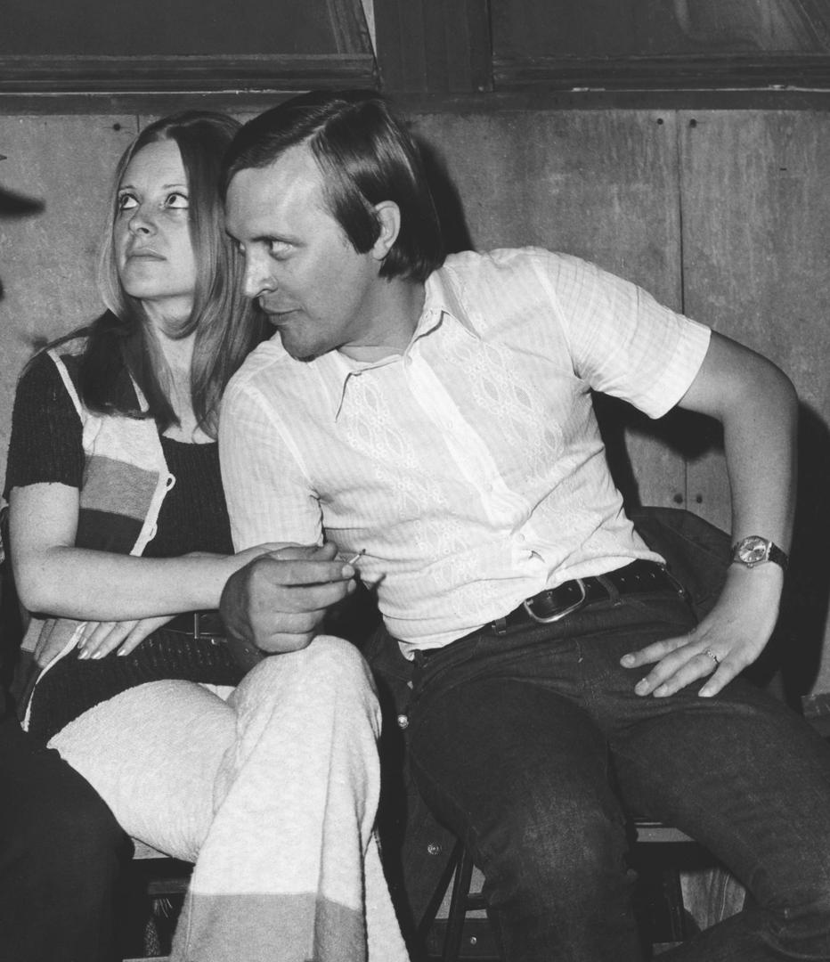 Arsen Dedić kompozitor je brojnih pjesama koje je izvela Gabi Novak. Njeno stvaralaštvo prepoznato je nagradom Porin za najbolju žensku vokalnu interpretaciju za album „Pjesma je moj život" 2003. godine te posebnim Porinom za doprinos hrvatskoj zabavnoj glazbi 2006. godine.