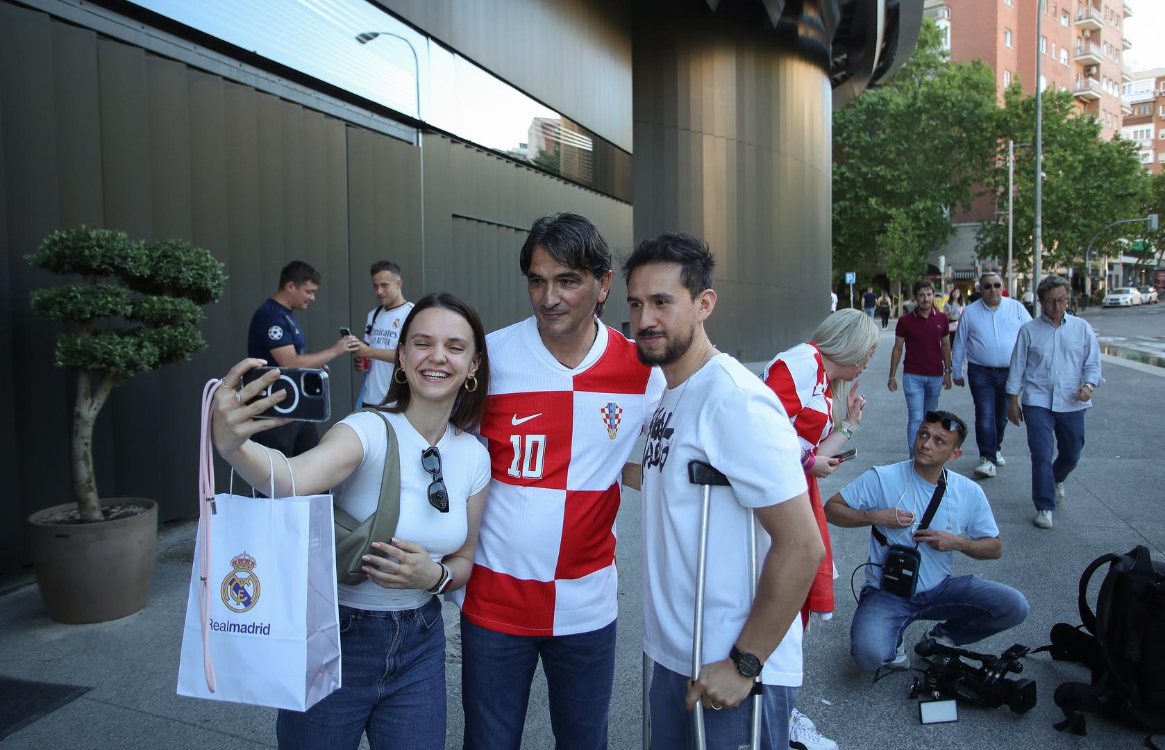 Izbornik hrvatske nogometne reprezentacije Zlatko Dalić bio je u Madridu na posljednjoj utakmici koju je Luka Modrić odigrao kao igrač Reala na Santiago Bernabeuu