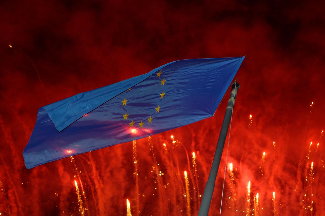 Slavonski Brod: Folklorna proslava pridruživanja Republike Hrvatske u Europsku uniju na Korzu