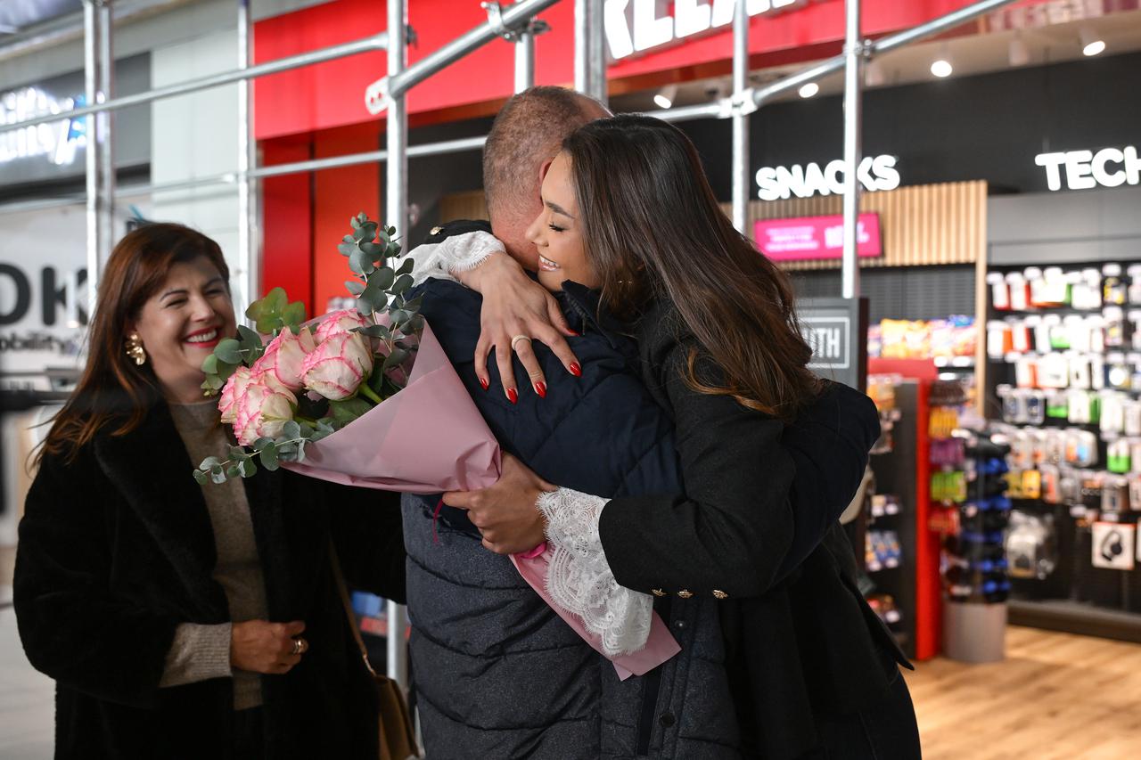 Zagreb: Laura Gnjatović stigla s izbora za Miss Universe