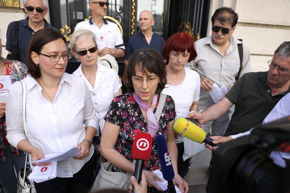 Inicijativa STOP neprimjerenoj lektiri