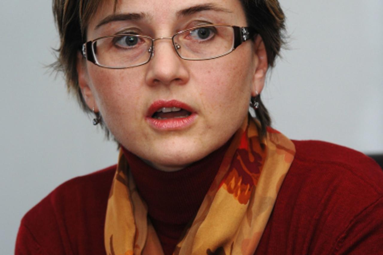 'obzor......zagreb......12.02.2009. ekonomski institut - dr sandra svaljek - sefica ekonomskog vijeca  Photo: Renato Brandjolica/vecernji list'