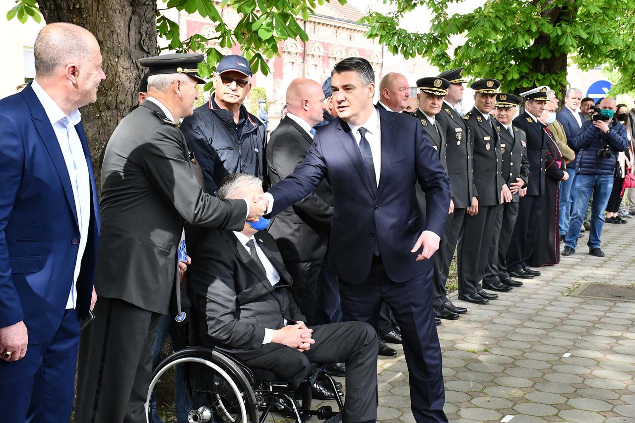 Okučani: Predsjednik Milanović položio vijenac povodom 26. obljetnice VRO "Bljesak"