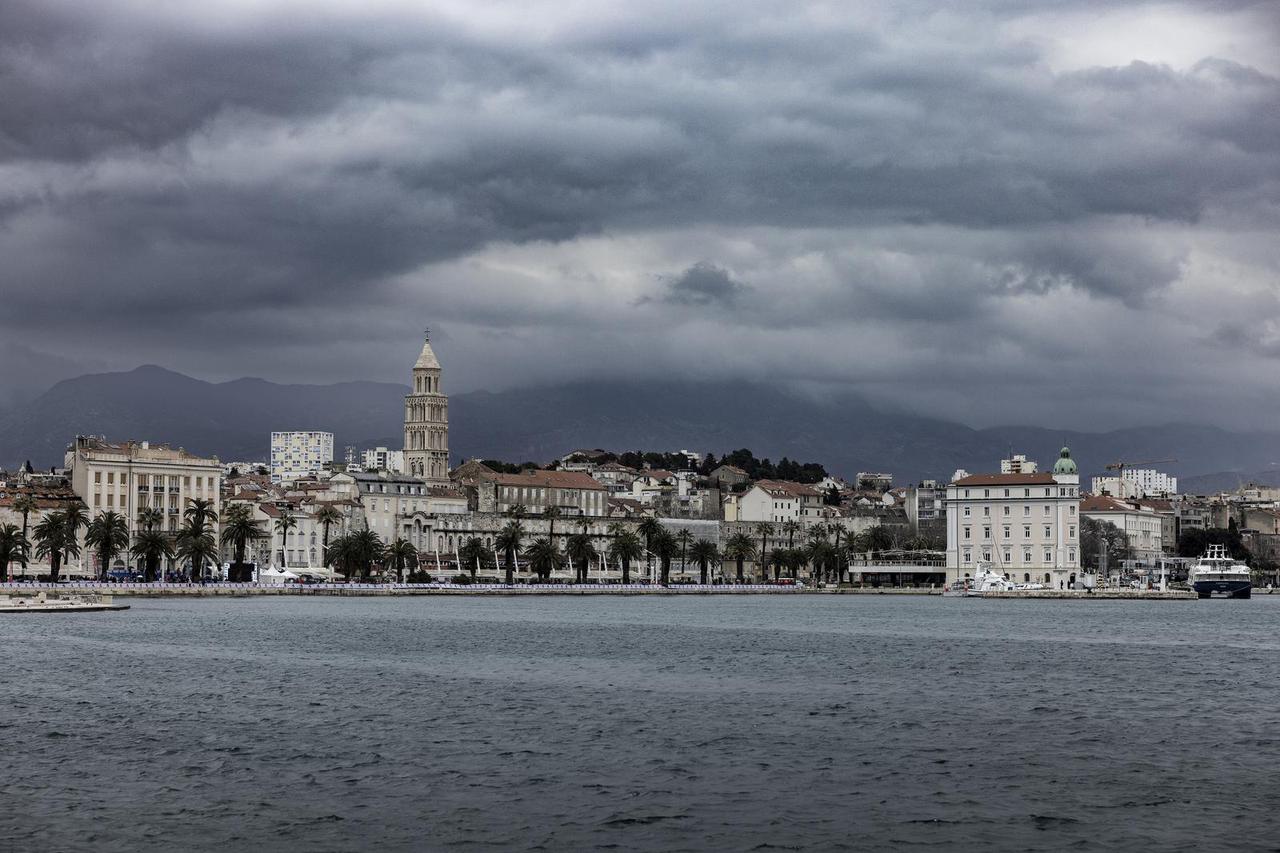 Jugo i kiša u Splitu