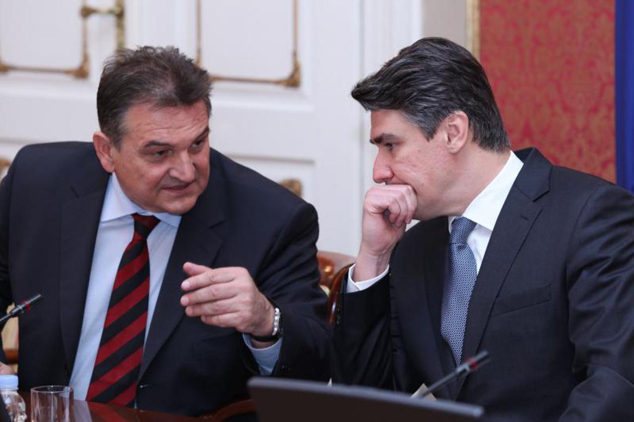 vlada, sjednica vlade,milanović,čačić (1)