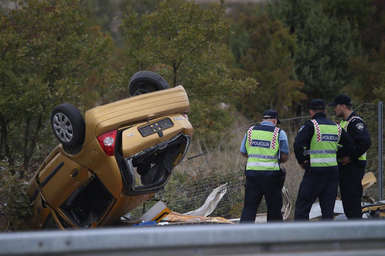 Nesreća kod Skradina: Vozilom sletio s ceste i poginuo