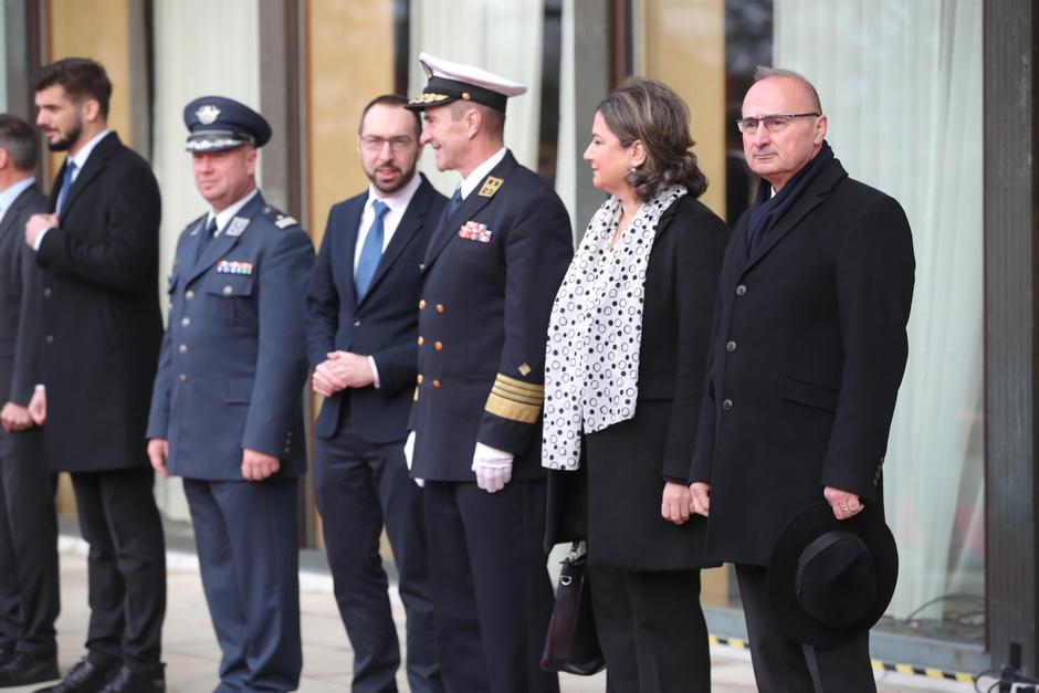 Zagreb: Pripreme za svečani doček predsjednika Francuske Republike Emmanuela Macrona u Uredu Predsjednika Republike