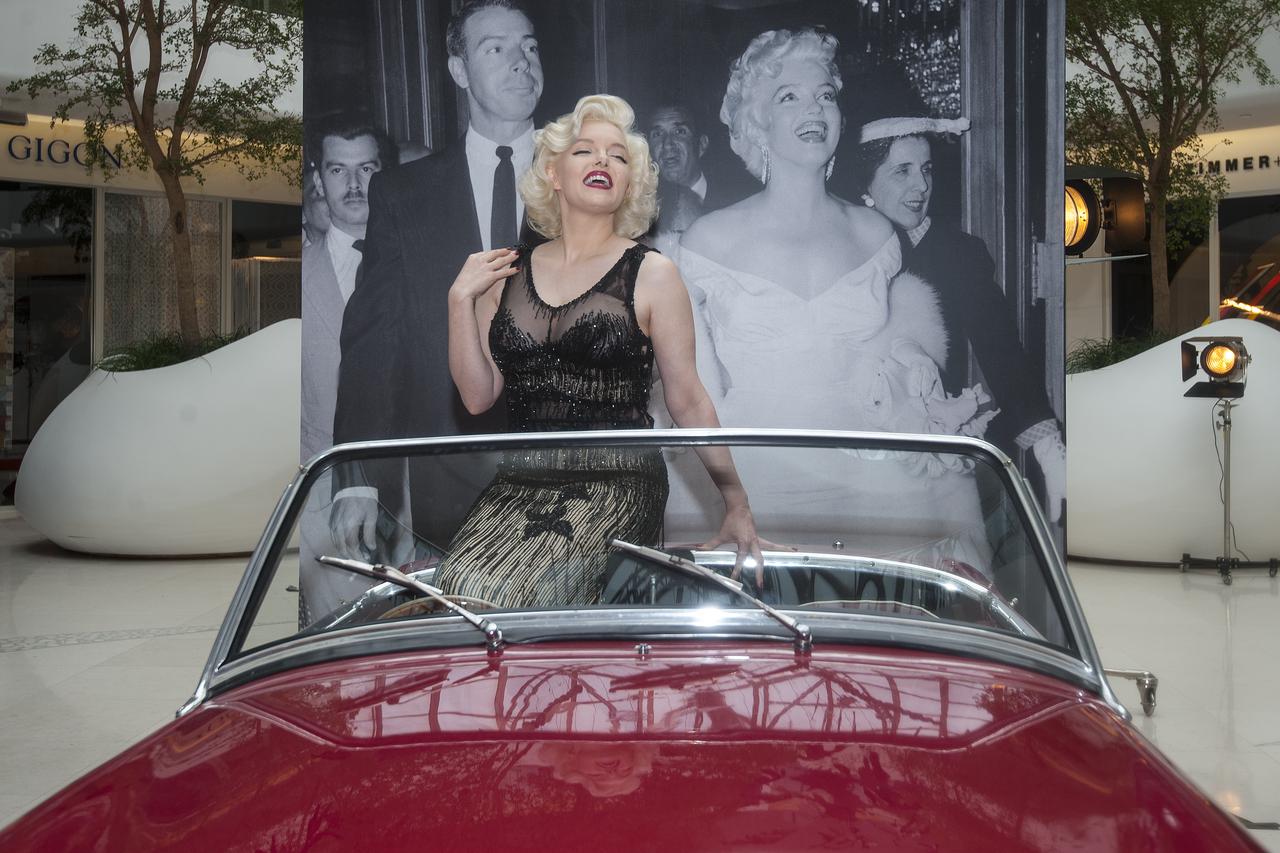 Suzie Kennedy kao Marylin Monroe