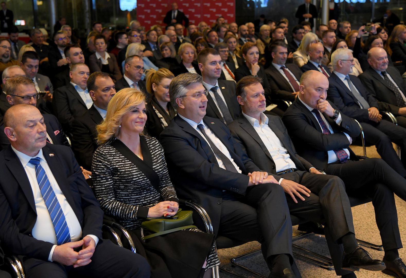 16.01.2023., Zagreb - U Nacionalnoj i sveucilisnoj knjiznici odrzana je promocija 2. dopunjenog izdanja knjige "Diplomatska oluja" Mate Granica. potpredsjednik Vlade i ministar branitelja Tomo Medved, Kolinda Grabar Kitarovic, predsjednik Vlade Andrej Plenkovic, predsjednik Sabora Gordan Jandrokovic, predstavnik Styria Media Grupe u Hrvatskoj Ivan Tolj Photo: Josip Regovic/PIXSELL