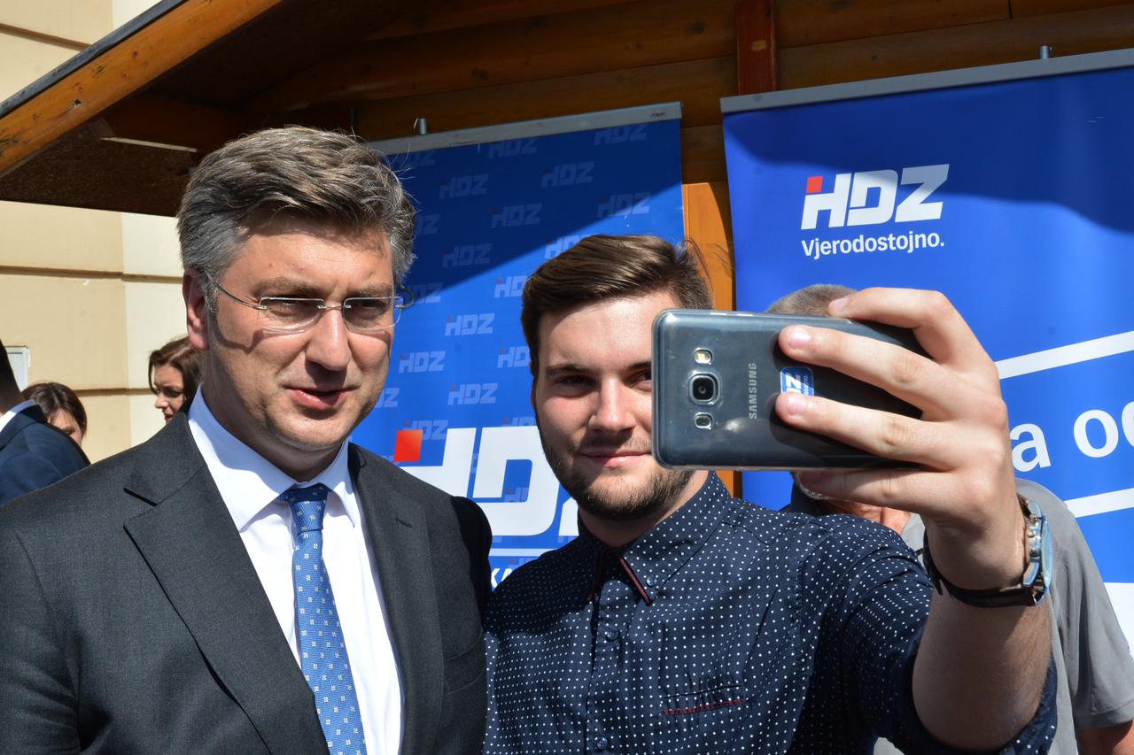 Premijer Plenković i Mateo Horvat