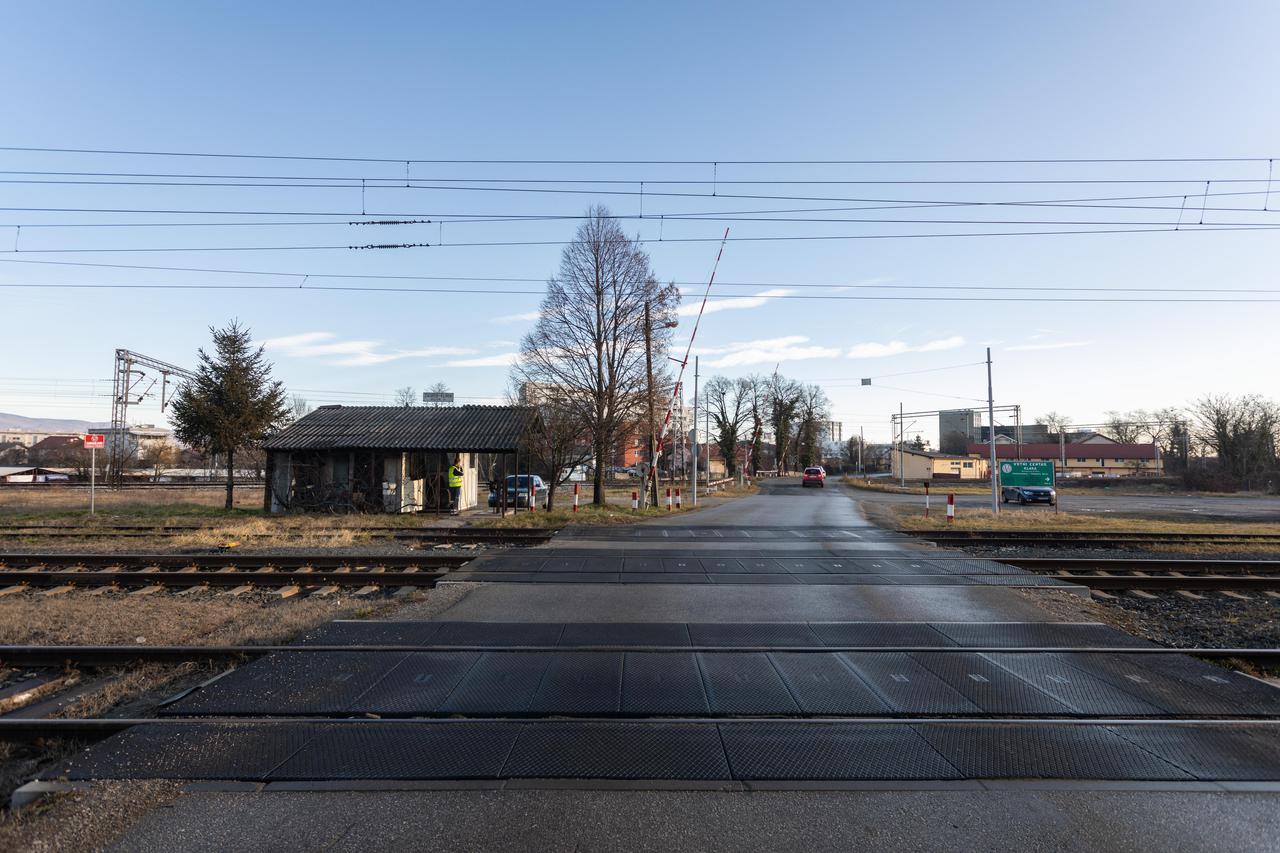 Pružni prijelaz Zagreb - Klara