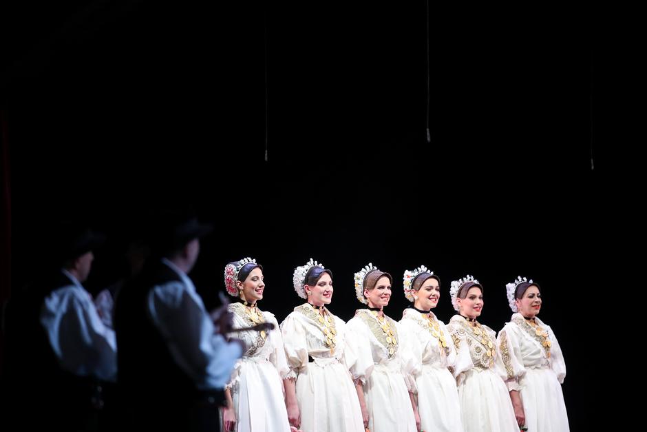 Zagreb: Održan plesni koncert plesne skupine Lado "Odjeci vremena"