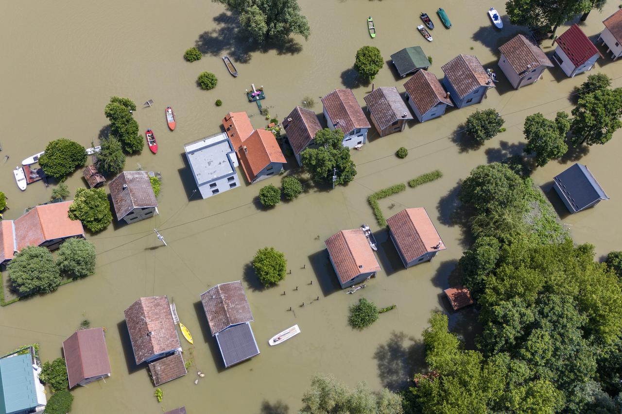 Plaža Martinica je oaza mira i romantike na Braču, a zovu je još i "Domaća plaža"