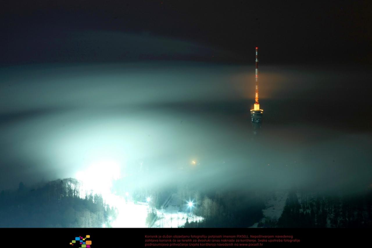 \'03.01.2012., Zagorje - Pogled iz Zagorja na Crveni spust na Sljemenu na kojem se odrzava zenska utrka Vip Snow Queen trophy.  Photo: Petar Glebov/PIXSELL\'