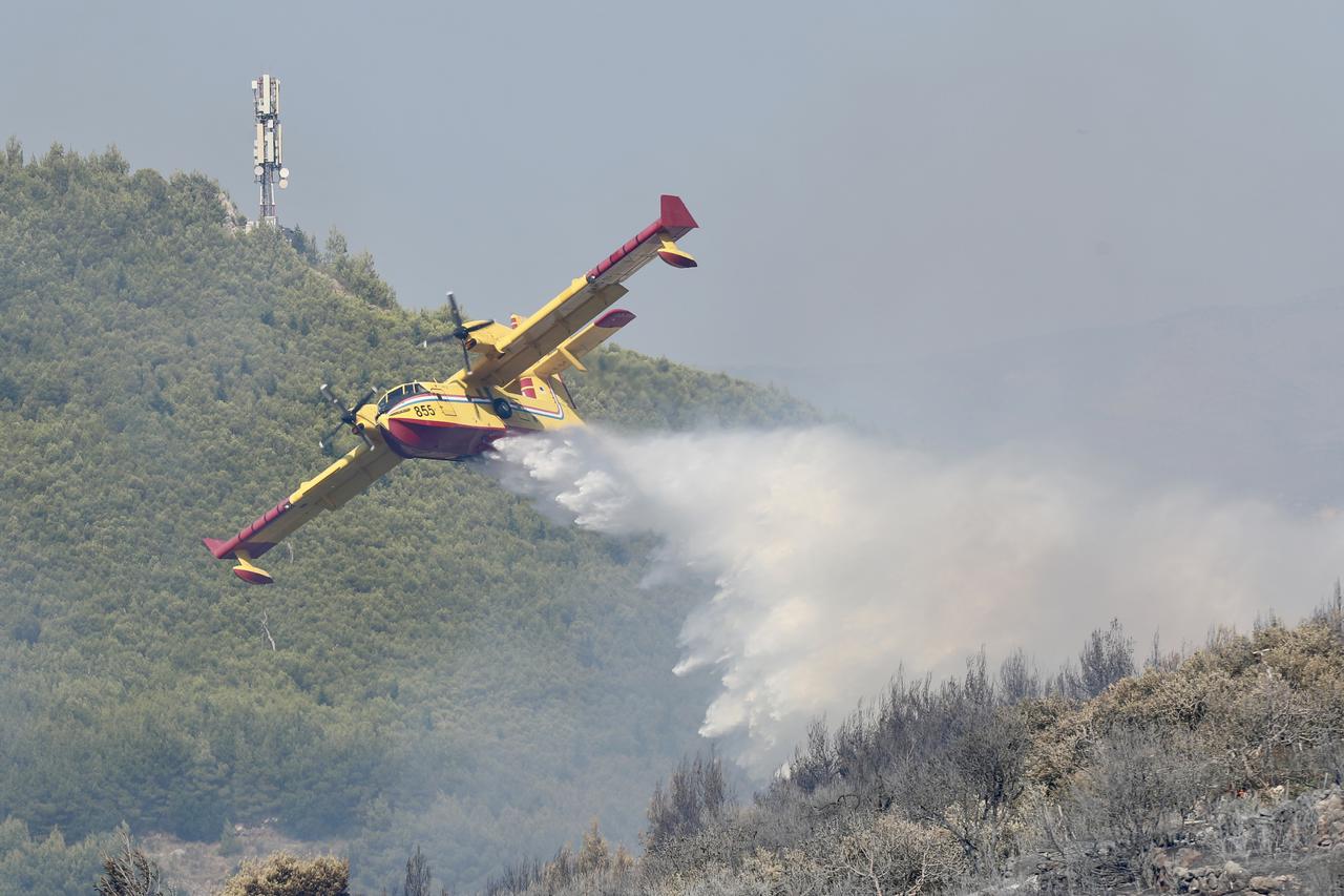 Veliki požar iznad Krila Jesenice