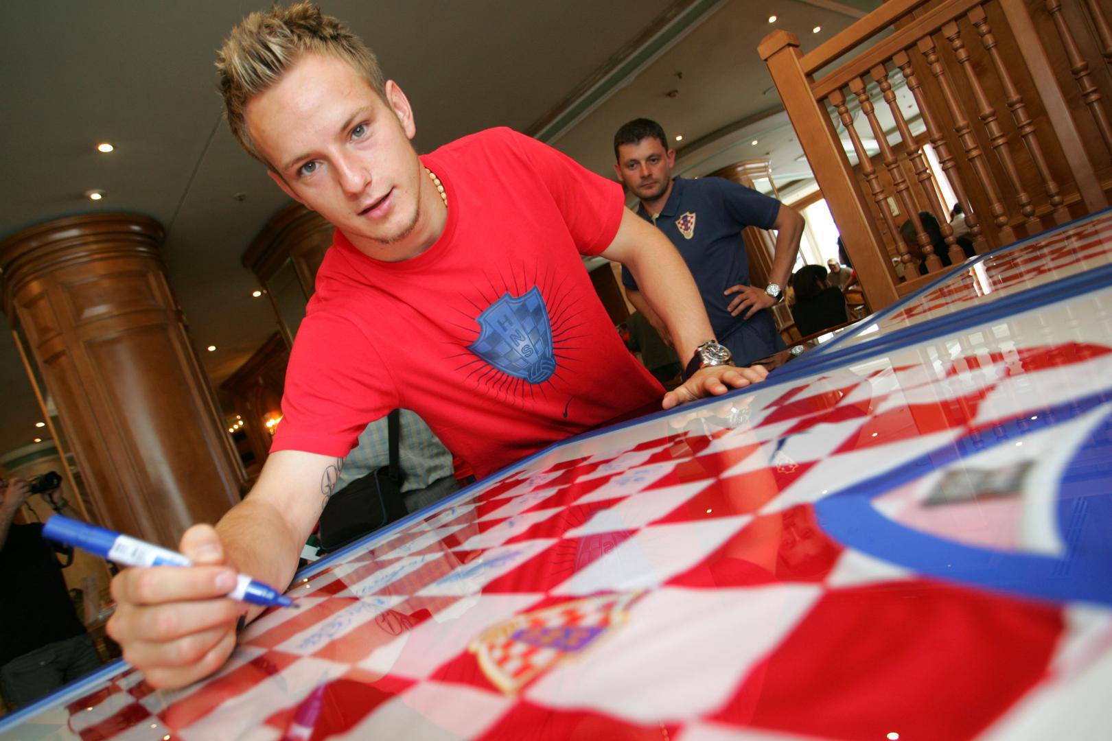 Bilo je to natjecanje na kojem su se svijetu predstavili Luka Modrić, Ivan Rakitić i Vedran Ćoruluka - dugogodišnje uzdanice vatrenih, a Modrić je to ostao do danas. Uz iskusnije braću Kovač, Pletikosu, Srnu, Olića i druge, ti su mladići pokazali svu raskoš svojih talenata te su mnogi tada vjerovali kako bi se mogao ponoviti uspjeh sličan onom vatrenih iz 1998.