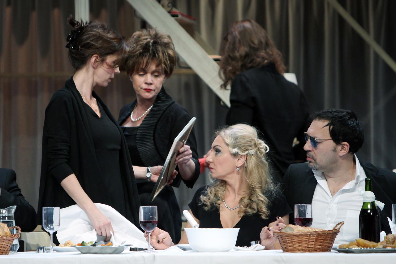 18.02.2015., Kazaliste Gavella, Zagreb - Proba predstave Kolovoz u okrugu Osage. Bojana Gregoric Vejzovic, Anja Sovagovic Despot, Nela Kocsis, Ranko Zidaric.  Photo: Goran Jakus/PIXSELL