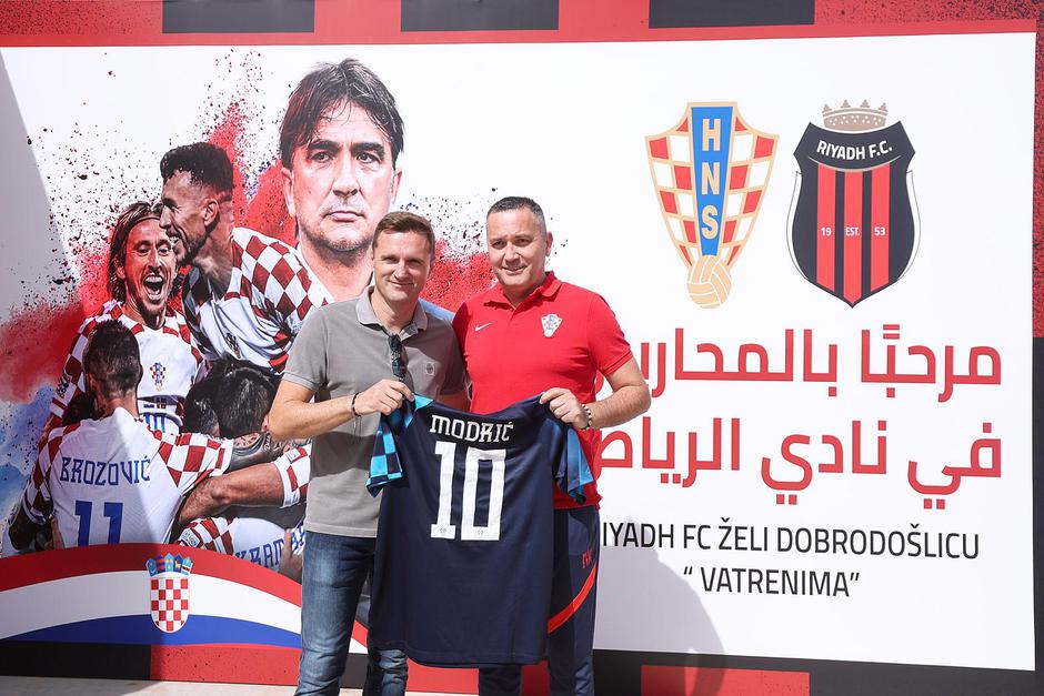Rijad: Hrvatskim nogometašima i stručnom stožeru upriličen svečani doček