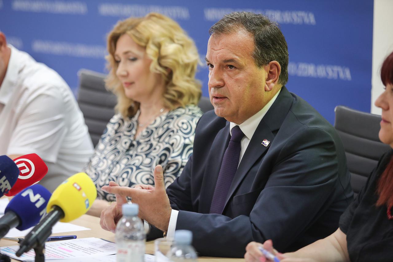 Zagreb: Konferencija za novinare ministra Vilija Beroša i Antuna Bajana uoči svečane dodjele uvjerenja o položenom specijalističkom ispitu