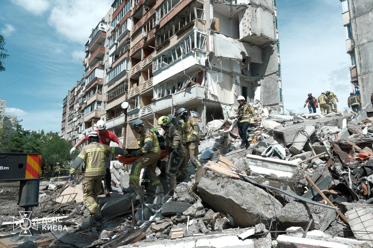 storyeditor/2026-05-14/2026-05-14T123306Z_1635670951_RC209LA03KUJ_RTRMADP_3_UKRAINE-CRISIS-ATTACK-KYIV.JPG