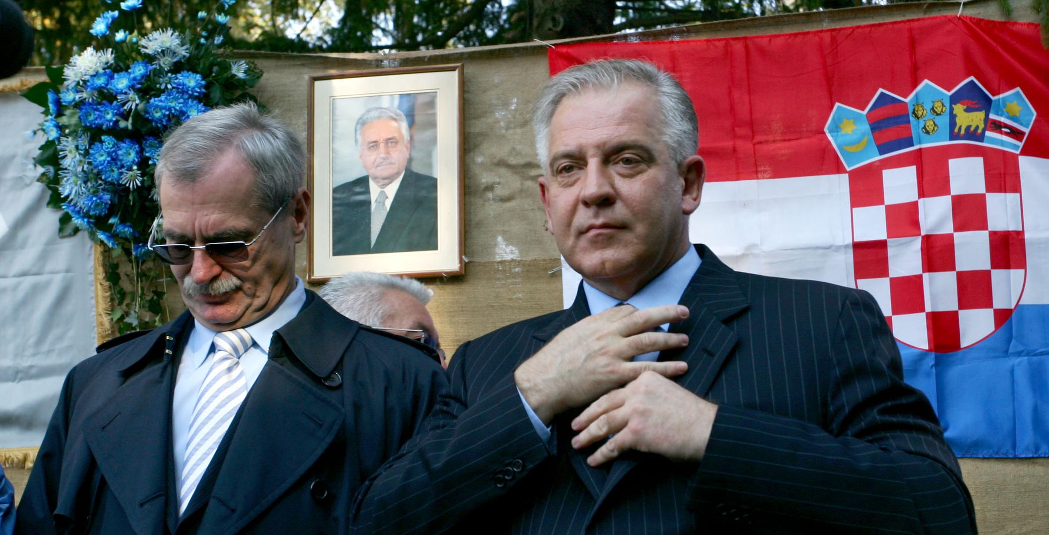 Zanimljivo je da 1. srpnja nosi još jedno važno mjesto u novijoj hrvatskoj političkoj povijesti. Na isti datum, ali 2009. godine, tadašnji predsjednik Vlade Ivo Sanader iznenada je podnio ostavku na mjesto premijera Republike Hrvatske i povukao se iz aktivne politike. 