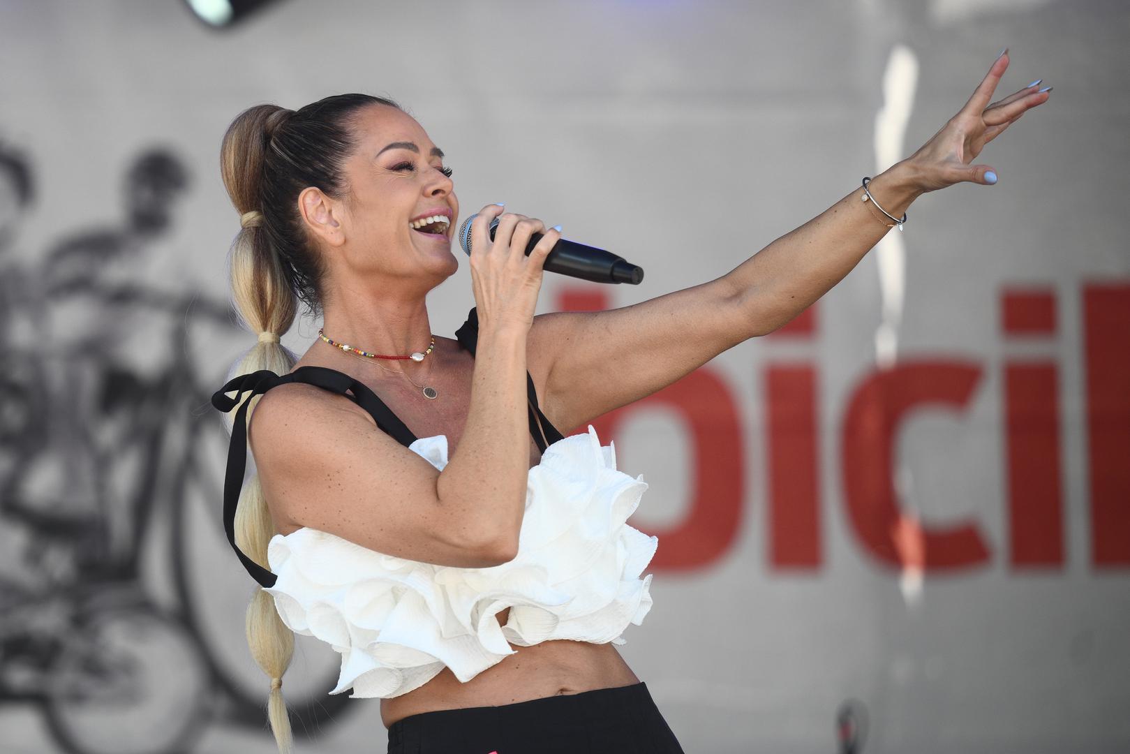 Tijekom prve godine izgubila je deset kilograma, a ukupno je u dvije godine skinula 23 kilograma.