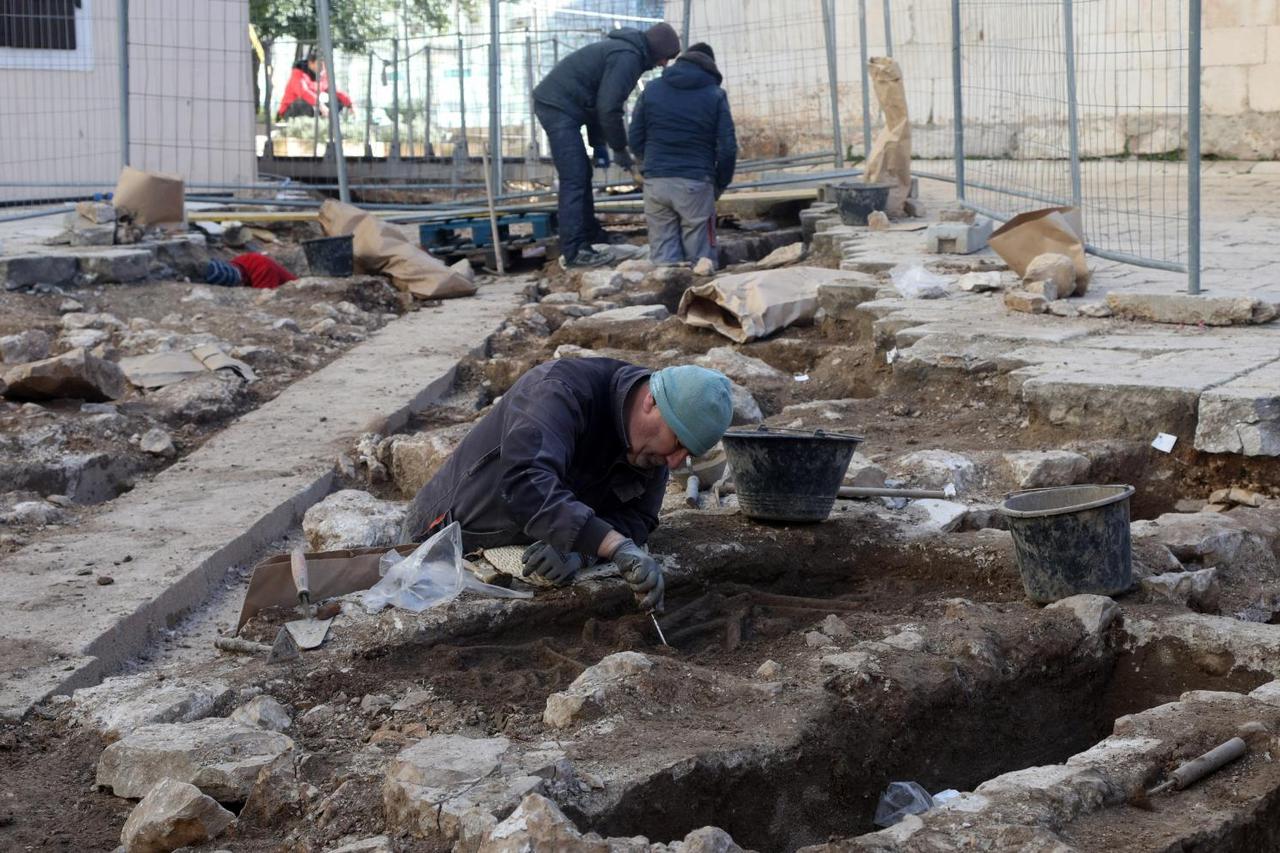 Šibenik: Velika arheološka otkrića u obiteljskim grobnicama u centru grada