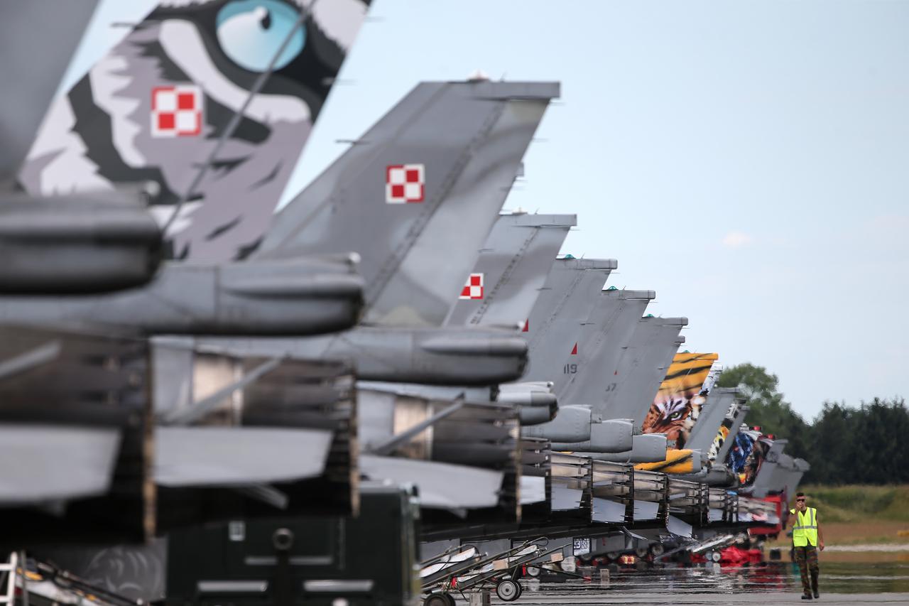 F-16 borbeni zrakoplovi