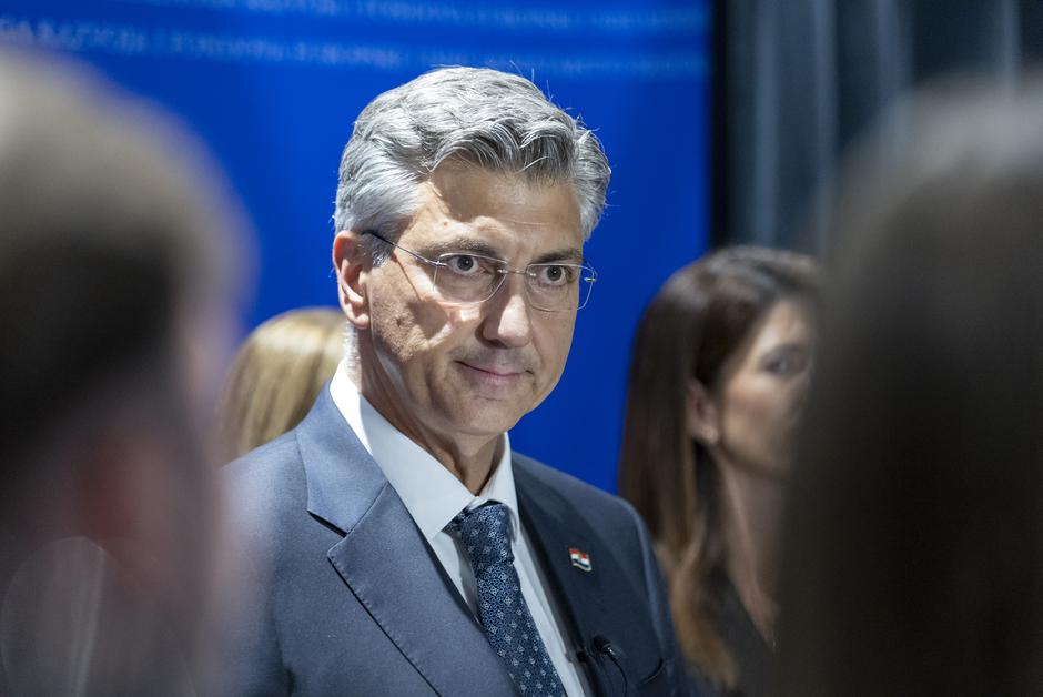 Orašje: Andrej Plenković na svečanosti dodjele ugovora iz Programa potpore Hrvatima u BiH za 2026