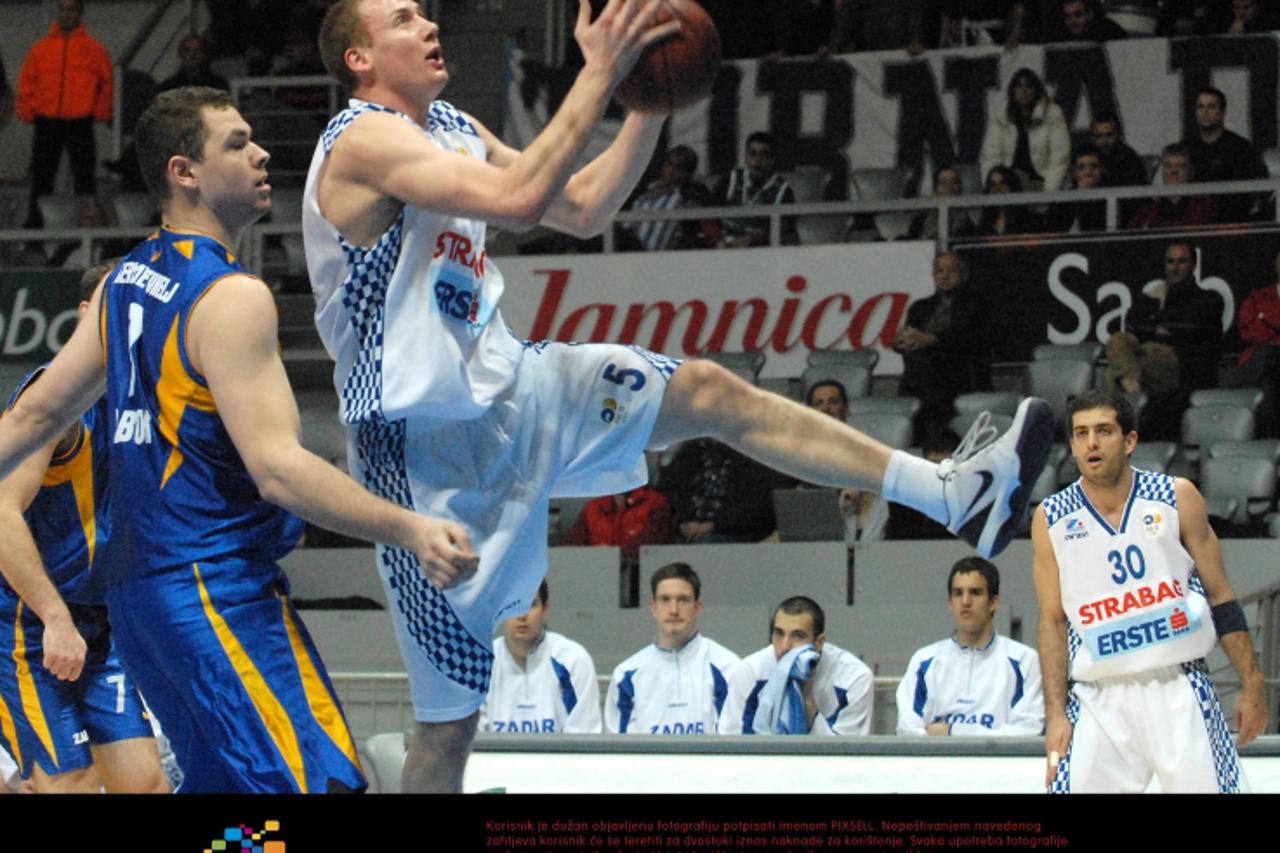 \'23.03.2010., Zadar - Kosarkasi Zadra pobijedili su u prvoj utakmici A-1 lige za prvaka. U Kresinom domu, pred oko 400 gledatelja, svladali su Zabok rezultatom 98-58. Vladimer Boisa u napadu.  Photo: