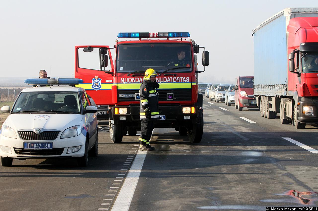Beograd: Dvoje poginulih u lan?anom sudaru 36 automobila