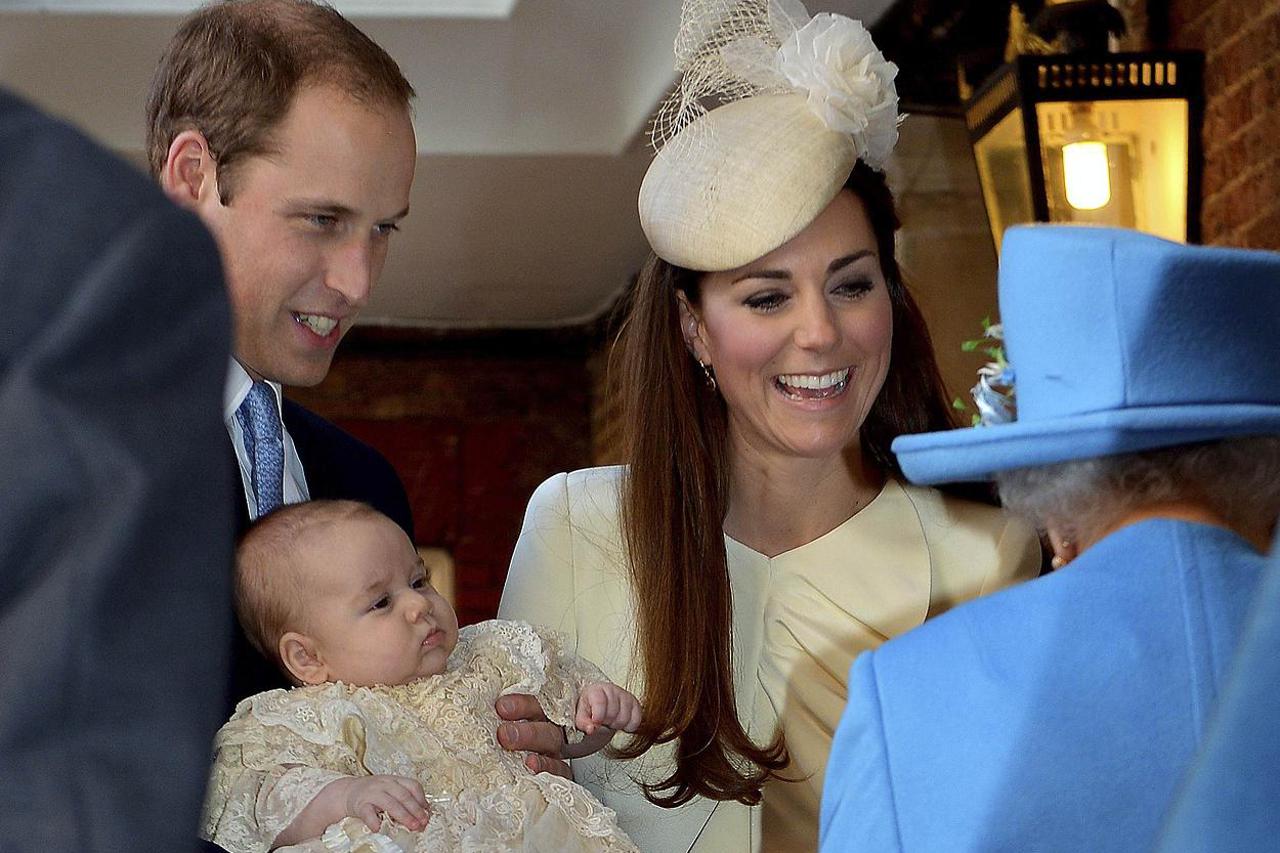 krštenje, william, kate, george, britanija, london, kraljevska obitelj, kraljica elizabeta