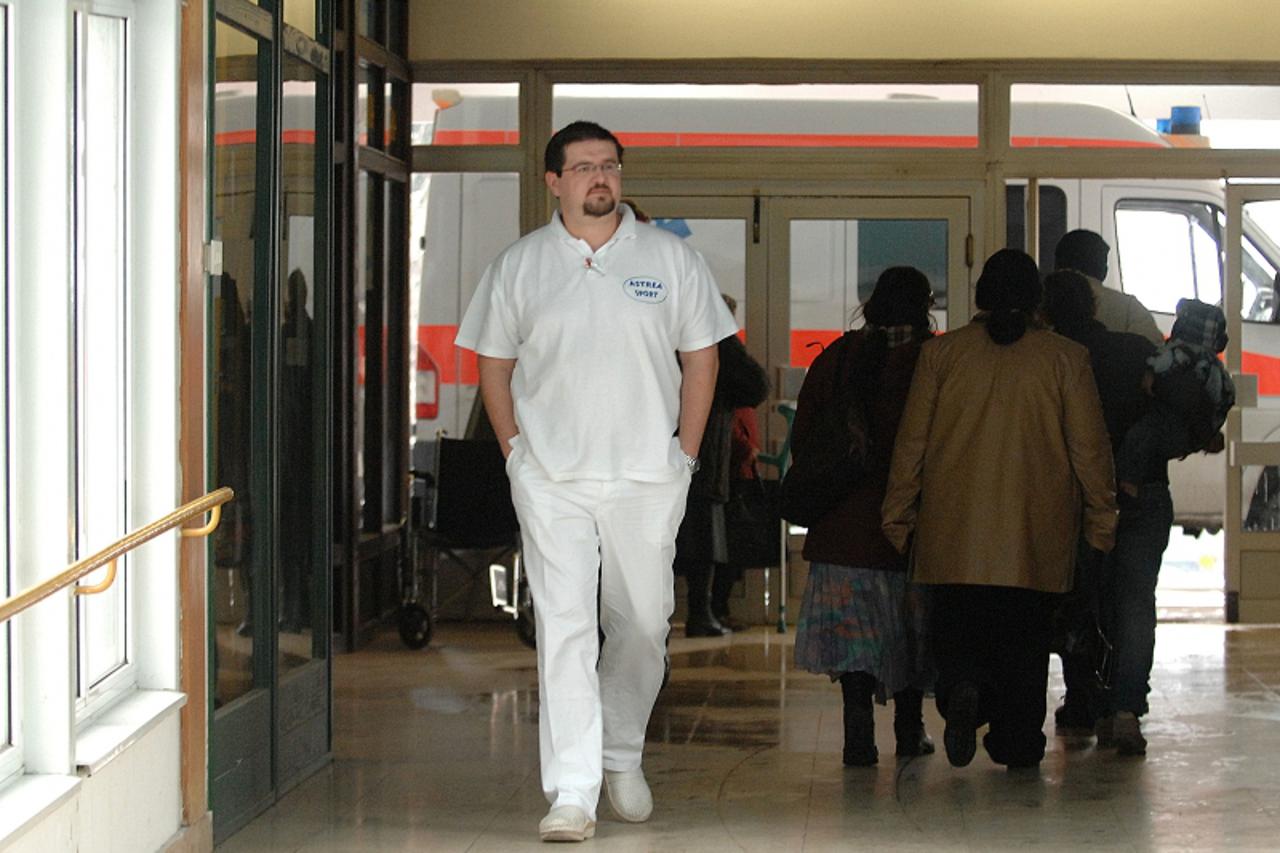 'VARAZDIN/MEDJIMURJE- 17.12.09., Cakovec, Hrvatska- Zupanijska bolnica Cakovec isplatila bozicnice svojim djelatnicima iako pregovori s vlaom jos traju. Photo: Vjeran Zganec Rogulja/PIXSELL'