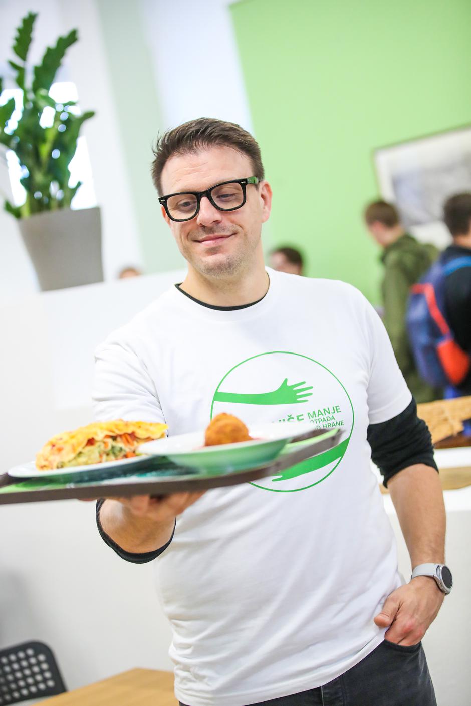 Predstavnici kompanije Nestle studentima podijelili 1500 obroka