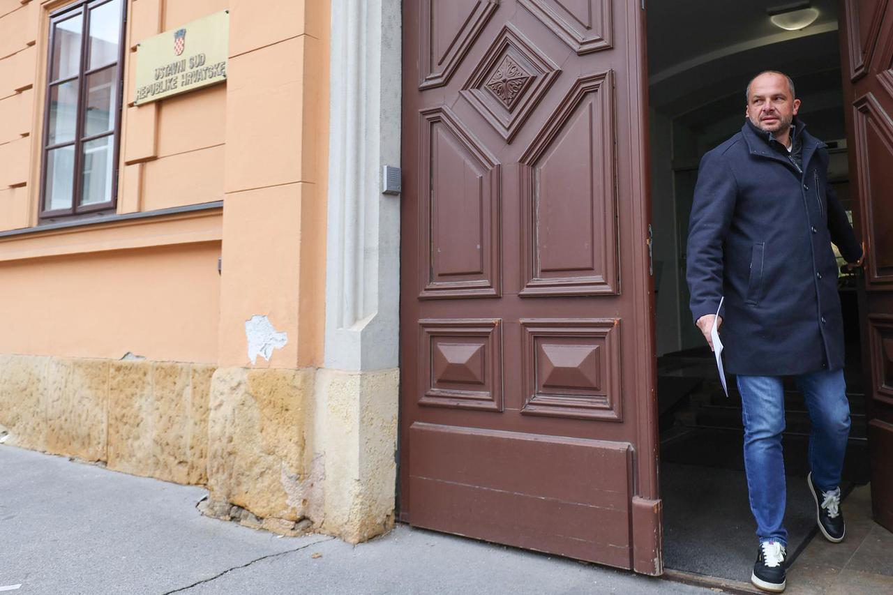 Zagreb: Klubovi zastupnika SDP-a i Možemo! podnijeli zahtjev Ustavnom sudu za ocjenu suglasnosti Zakona o energiji