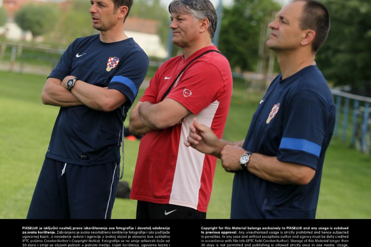 'SPECIJAL MAX 01.05.2013., Hlapicina, Mursko Sredisce - Trening U17 hrvatske nogometne reprezentacije. Marijan Mrmic , Josip Omrcen Ceko i Ivan Gudelj.  Photo: Marijan Susenj/PIXSELL'